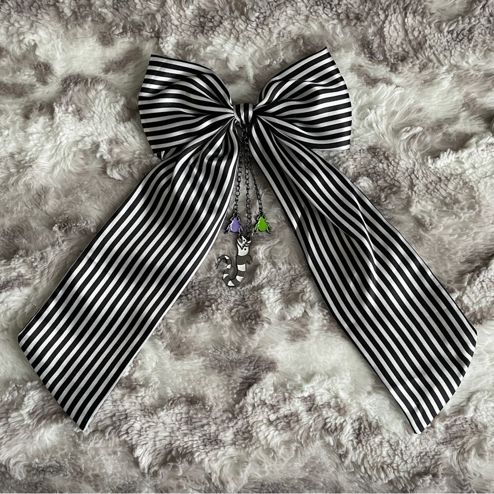 Hot Topic Beetlejuice Hair Bow